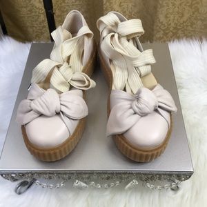 NWOT Puma Fenty Women’s Bow Creeper Sandals
